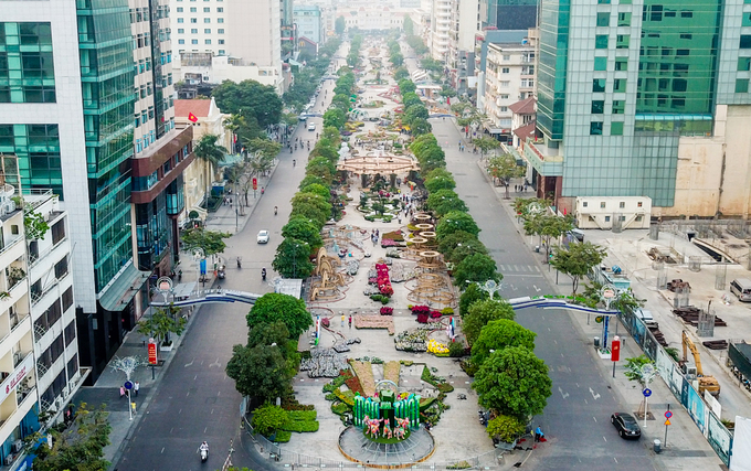 Đường[-]hoa[-]Nguyễn[-]Huệ[-]trước[-]ngày[-]khai[-]mạc